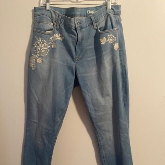 GAP Denim - GAP 1969 Embroidered Floral design 5 pocket straight leg jeans, size 16L